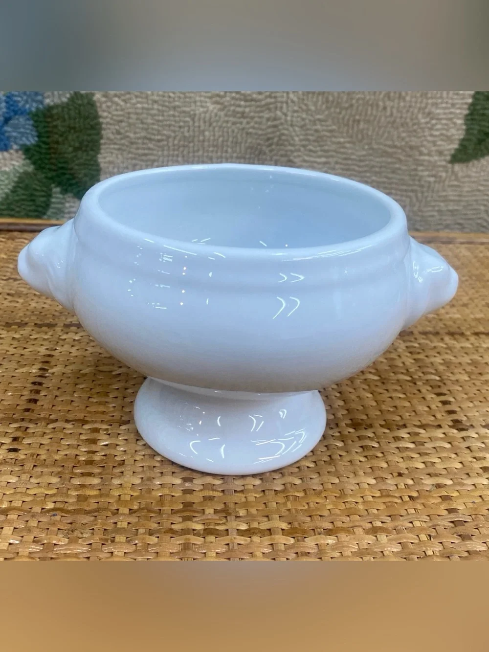 Set of 4- Sur La Table White Glazed Pedestal Soup Bowl w Lion Head Finials